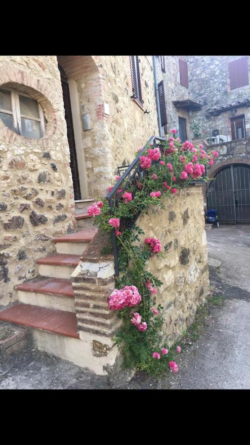 Rosa Di Maggio Apartamento Pari Exterior foto